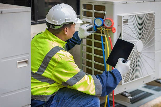 Professional Hvac technician working in Chardon, OH